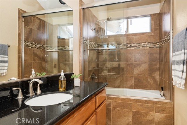 Detail Gallery Image 35 of 38 For 2527 Avenita Alpera, Tustin,  CA 92782 - 2 Beds | 2/1 Baths