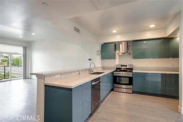 Detail Gallery Image 15 of 49 For 4461 Tujunga Ave #110,  Studio City,  CA 91602 - 3 Beds | 2/1 Baths
