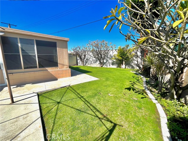 17502 S Budlong Avenue, Gardena CA: https://media.crmls.org/medias/e0a1bb7b-0174-4e66-82cf-500dd72408a4.jpg