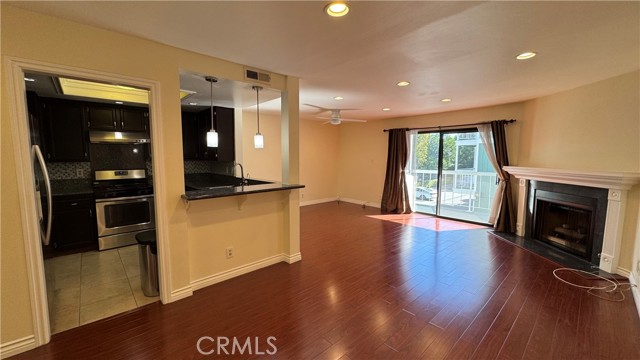 Detail Gallery Image 8 of 24 For 1056 Walnut Grove Ave #G,  Rosemead,  CA 91770 - 3 Beds | 3 Baths