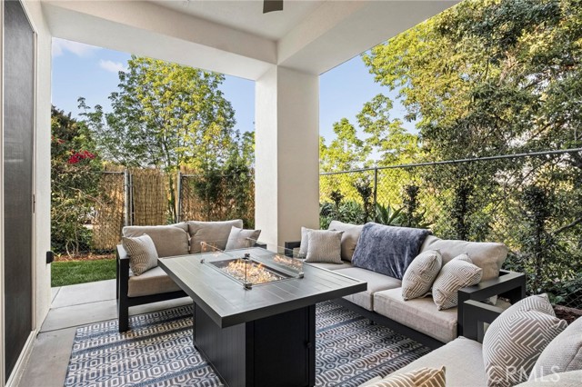 2217 Estribo Drive, Rolling Hills Estates CA: https://media.crmls.org/medias/e0a2368e-93a1-4dd6-a57f-b1b1c854aa11.jpg