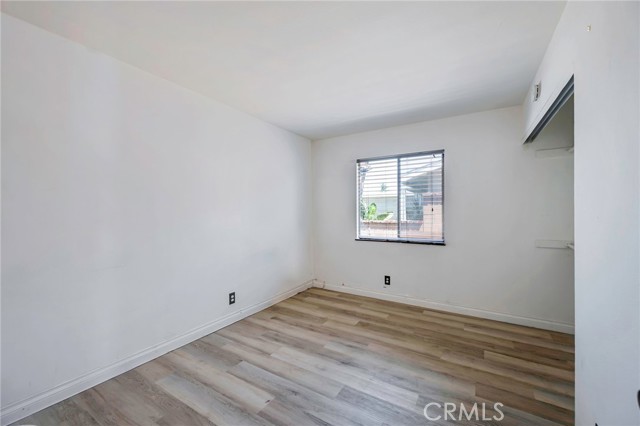 19342 Salmon Lane, Huntington Beach CA: https://media.crmls.org/medias/e0a26c55-bbe6-4c6b-83a1-9dab8add4061.jpg