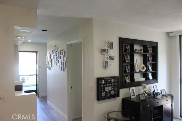 Detail Gallery Image 3 of 37 For 2105 Martinique Ln, Oxnard,  CA 93035 - 2 Beds | 2 Baths