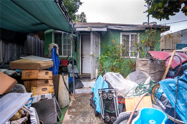 9621 Laurel Street, Los Angeles, California 90002, 3 Bedrooms Bedrooms, ,2 BathroomsBathrooms,Single Family Residence,For Sale,Laurel,SR25030423