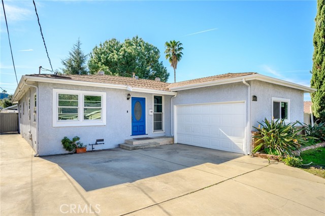 Detail Gallery Image 2 of 29 For 8012 Jayseel St, Sunland,  CA 91040 - 3 Beds | 2 Baths