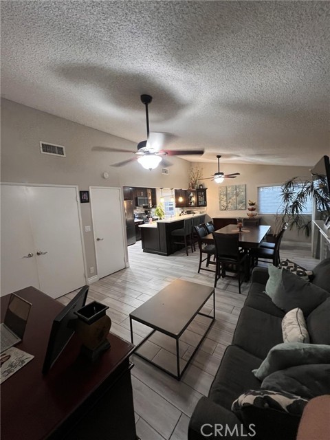 Detail Gallery Image 19 of 48 For 591 N Smoke Tree, Rialto,  CA 92376 - 3 Beds | 2 Baths