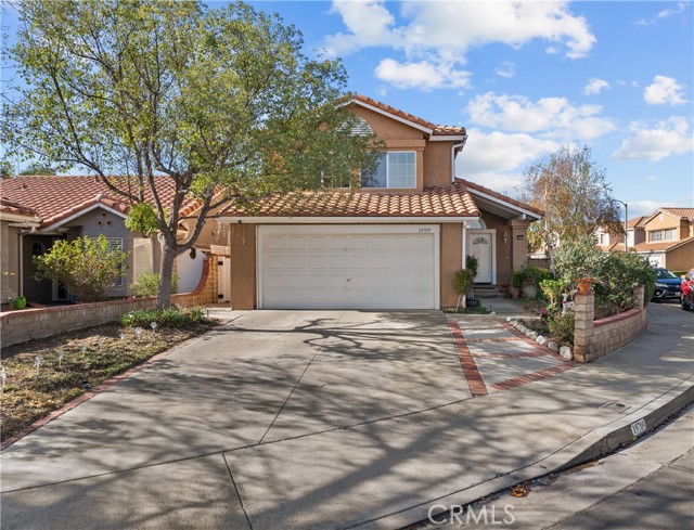 Detail Gallery Image 1 of 31 For 19709 Azure Field Dr, Newhall,  CA 91321 - 3 Beds | 3 Baths