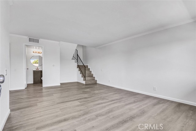 Detail Gallery Image 3 of 28 For 250 W Spazier Ave #209,  Burbank,  CA 91502 - 2 Beds | 2/1 Baths