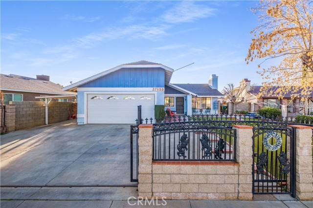 Detail Gallery Image 1 of 39 For 37859 Silk Tree Ln, Palmdale,  CA 93550 - 3 Beds | 2 Baths