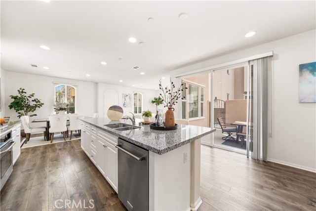 Detail Gallery Image 11 of 41 For 153 Fixie, Irvine,  CA 92618 - 3 Beds | 3/1 Baths