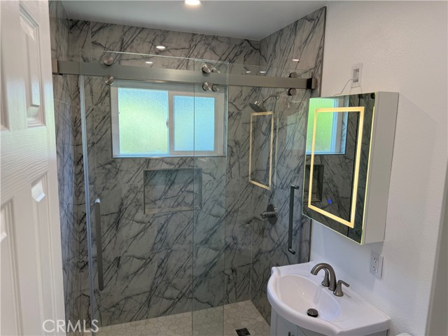 2226 State Avenue, Costa Mesa CA: https://media.crmls.org/medias/e0a4618e-c4b1-43ae-8685-c290eb521fd7.jpg
