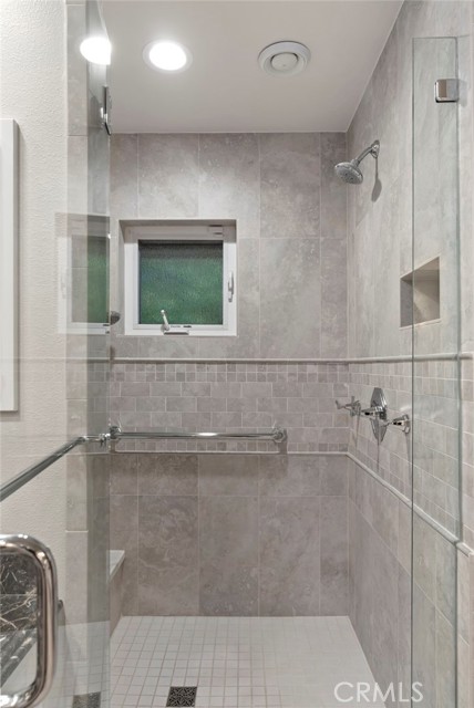 19021 Canyon Drive, Villa Park CA: https://media.crmls.org/medias/e0a6b6aa-f292-446b-8aa4-88cd2eb9796a.jpg