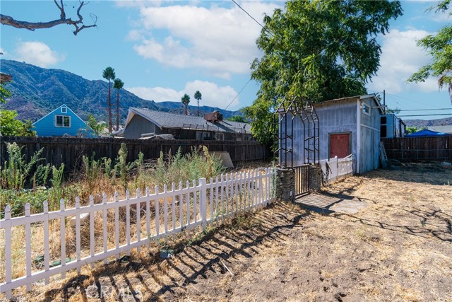 Detail Gallery Image 24 of 33 For 15125 Grand Ave, Lake Elsinore,  CA 92530 - 3 Beds | 2 Baths