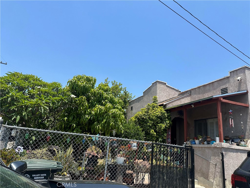 1156 N Hicks
