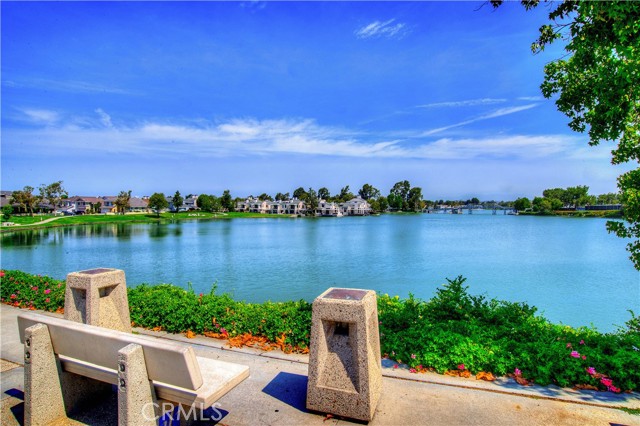 9 New Mdws, Irvine CA: https://media.crmls.org/medias/e0a76017-e3ad-4534-bd2d-be12ef292f57.jpg
