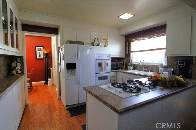 Detail Gallery Image 13 of 30 For 13250 Dyer St, Sylmar,  CA 91342 - 3 Beds | 1/1 Baths