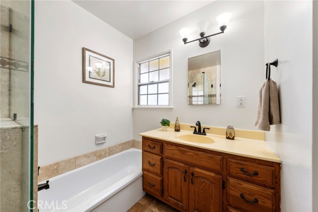 Detail Gallery Image 25 of 45 For 2334 Iroquois Ave, Long Beach,  CA 90815 - 2 Beds | 2 Baths