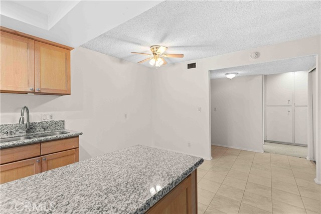 Detail Gallery Image 41 of 48 For 1401 Valley View Rd #215,  Glendale,  CA 91202 - 2 Beds | 2 Baths