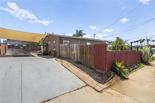 120 E 27th Street, National City CA: https://media.crmls.org/medias/e0a9b985-b4bf-4eef-ab7b-b18f70253838.jpg
