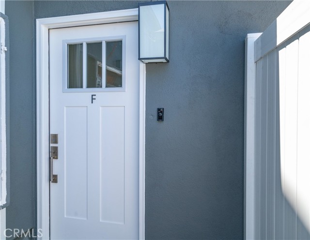1022 Grant Street, Santa Monica CA: https://media.crmls.org/medias/e0aa8725-96b7-4d47-9527-c35d59eb2ec4.jpg