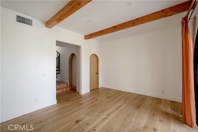 811 Maltman Avenue, Los Angeles CA: https://media.crmls.org/medias/e0aad187-94a1-44e4-a2e1-94e997f4b852.jpg