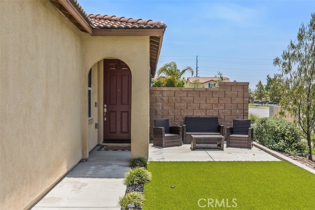 Detail Gallery Image 4 of 44 For 1410 Galway Ave, Redlands,  CA 92374 - 4 Beds | 2 Baths