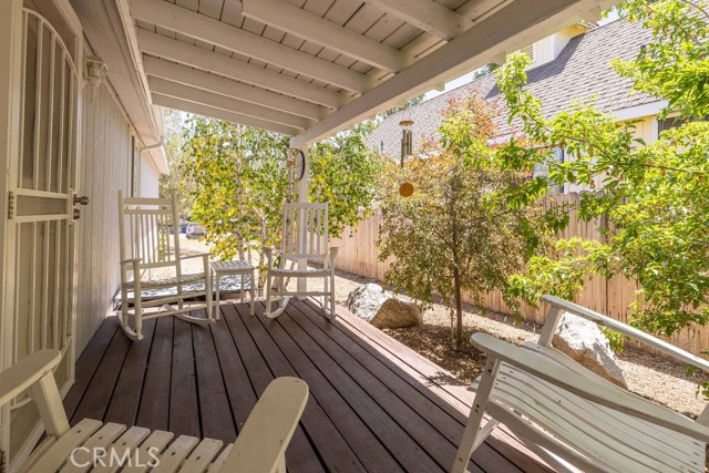 109 Wabash Lane, Sugarloaf CA: https://media.crmls.org/medias/e0ab7c7c-0830-4ba9-9ab5-471bd83ade50.jpg