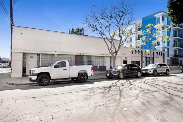 14526 Erwin Street, Van Nuys (los Angeles), California 91411, ,Commercial Sale,For Sale,14526 Erwin Street,CRSR24035256