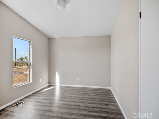 Detail Gallery Image 15 of 26 For 3168 Mcmillan, Phelan,  CA 92371 - 3 Beds | 2 Baths