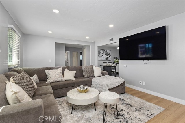 Detail Gallery Image 3 of 34 For 123 E Wilson, Orange,  CA 92867 - 3 Beds | 2 Baths