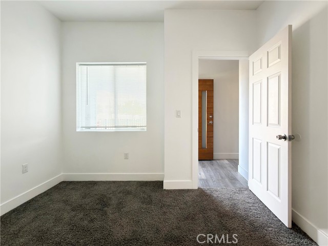 Detail Gallery Image 8 of 26 For 1489 Atlantic Ave, Long Beach,  CA 90813 - 5 Beds | 3/1 Baths