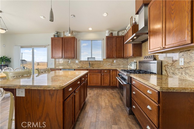 Detail Gallery Image 11 of 43 For 8045 W Avenue C10, Lancaster,  CA 93536 - 5 Beds | 3/1 Baths