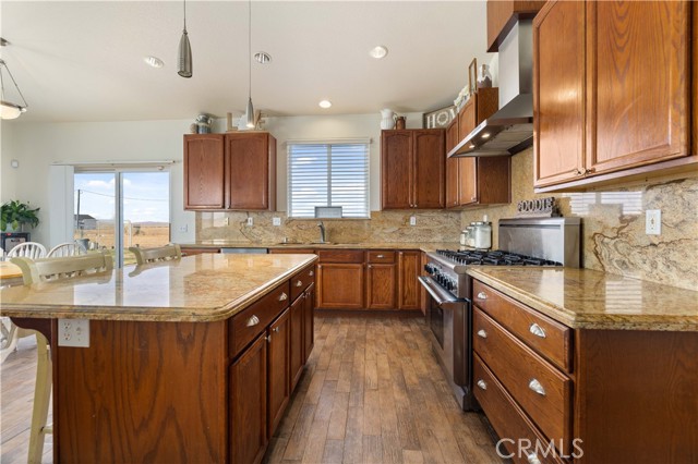 Detail Gallery Image 11 of 43 For 8045 W Avenue C10, Lancaster,  CA 93536 - 5 Beds | 3/1 Baths