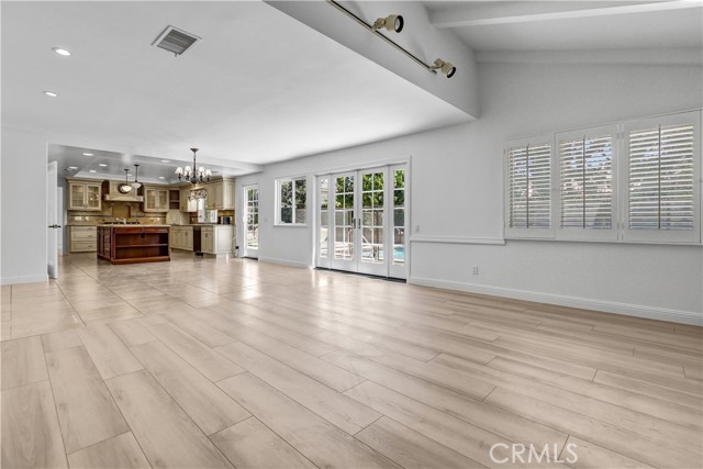 22718 Town Crier Road, Calabasas CA: https://media.crmls.org/medias/e0ac6ead-9a58-46ed-b6f0-b5f71fe61179.jpg