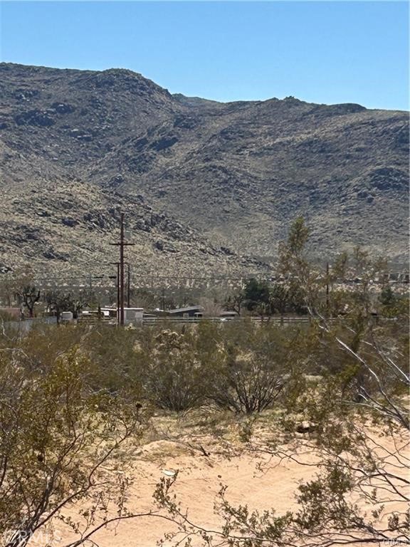 Detail Gallery Image 3 of 8 For 3 Fairview Valley Rd, Apple Valley,  CA 92307 - – Beds | – Baths