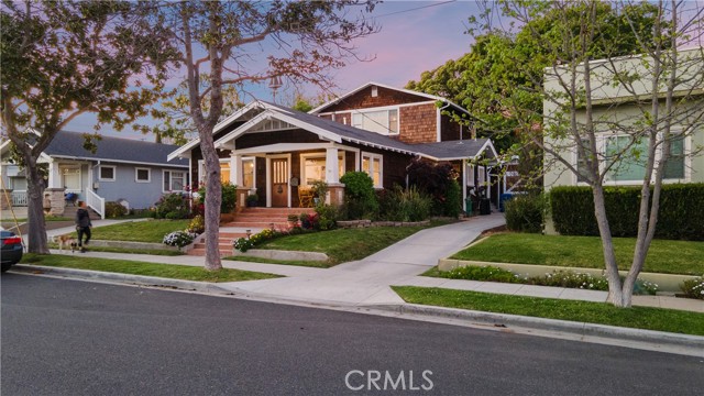 Detail Gallery Image 3 of 35 For 4049 E 15th, Long Beach,  CA 90804 - 3 Beds | 2 Baths