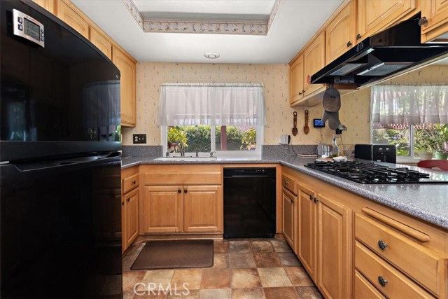 Detail Gallery Image 11 of 35 For 860 Emerson St, Upland,  CA 91784 - 4 Beds | 3 Baths