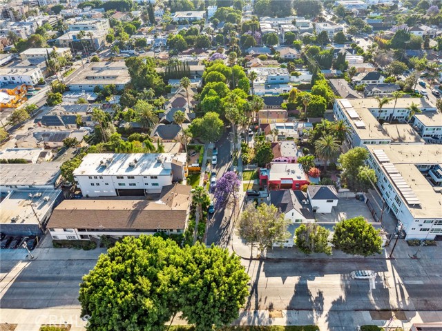 6521 Homewood Avenue, Los Angeles CA: https://media.crmls.org/medias/e0ae11c7-ee88-4d14-803f-670cfe54c988.jpg