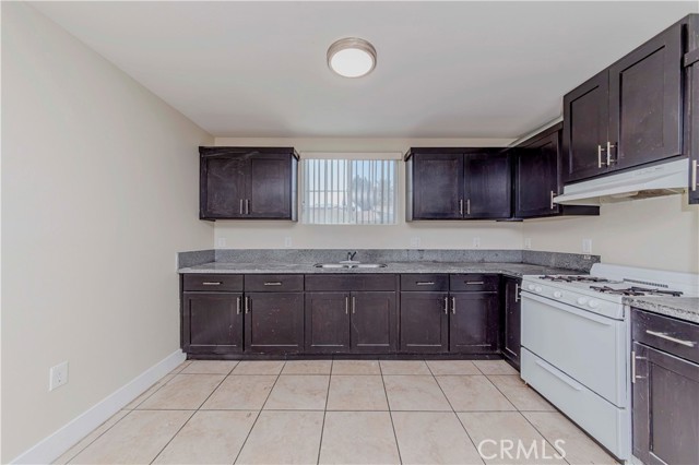 Detail Gallery Image 10 of 35 For 8711 Mckinley Pl, Los Angeles,  CA 90002 - 5 Beds | 3 Baths