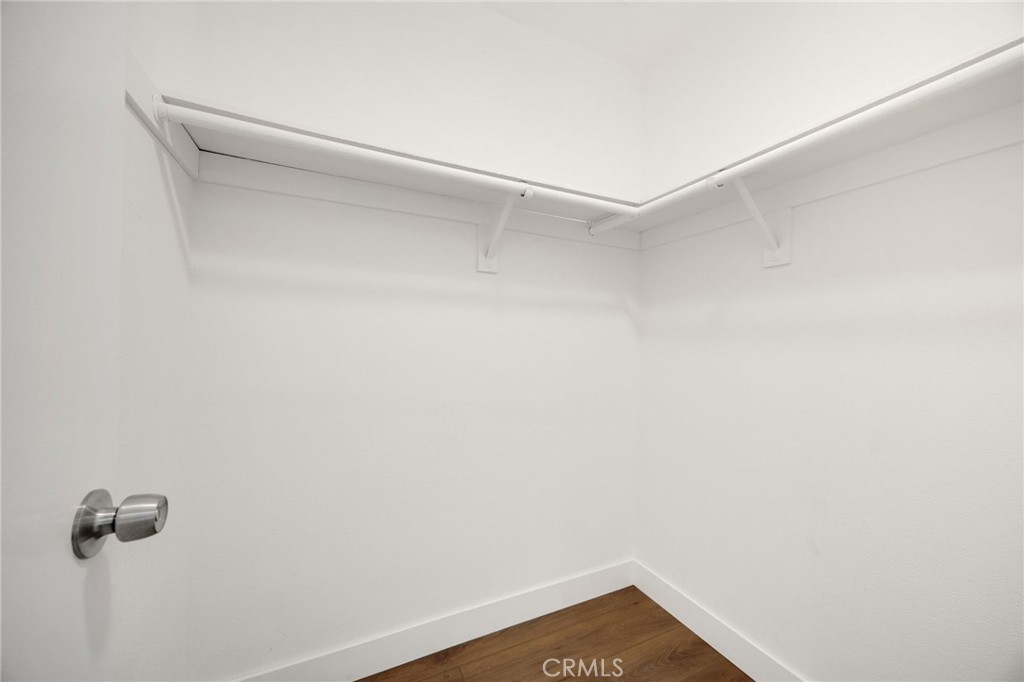 https://media.crmls.org/medias/e0ae5d97-b758-4daa-99c0-b1328d12f827.jpg?preset=X-Large