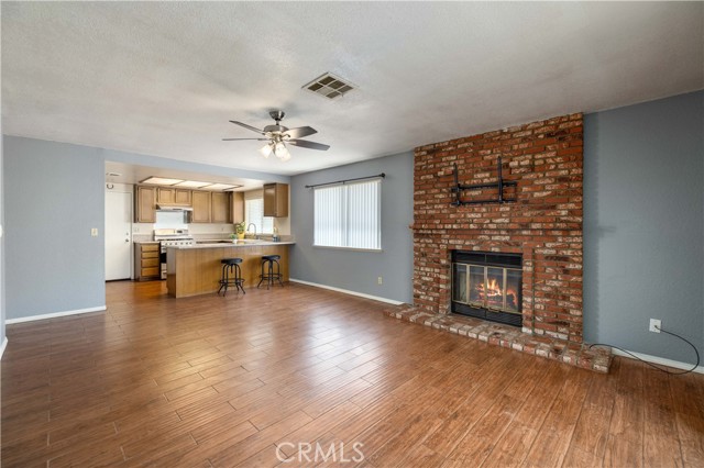 Detail Gallery Image 9 of 26 For 1819 Acosta Ave, Lancaster,  CA 93535 - 3 Beds | 2 Baths