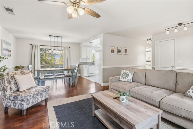 Detail Gallery Image 10 of 48 For 50047 Hangtree, Oakhurst,  CA 93644 - 3 Beds | 2 Baths