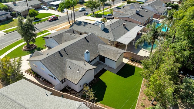10133 Whitaker Avenue, Granada Hills CA: https://media.crmls.org/medias/e0af5254-4948-453c-9a06-20df6070d5e6.jpg