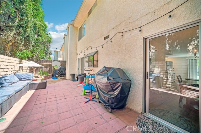 Detail Gallery Image 17 of 21 For 9950 Reseda Bld #7,  Northridge,  CA 91324 - 3 Beds | 2/1 Baths