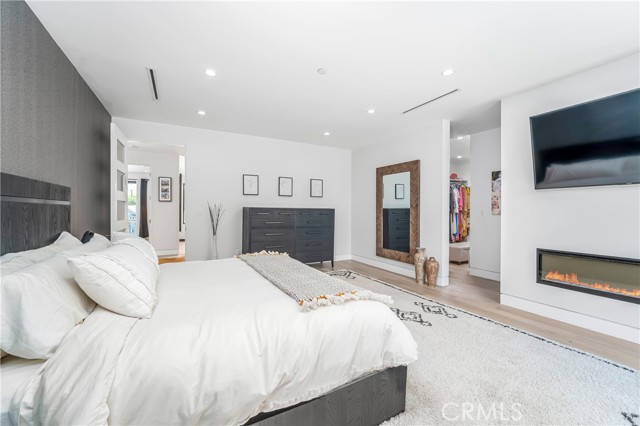 4706 Katherine Avenue, Sherman Oaks CA: https://media.crmls.org/medias/e0b1696f-b87d-4865-bba4-1b842ef9eccb.jpg