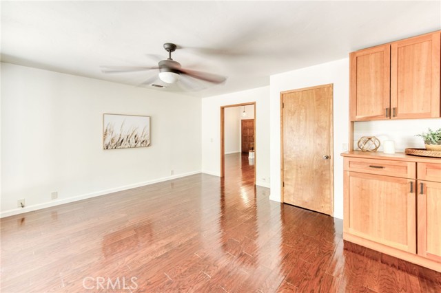 6300 N Palm Avenue, Fresno CA: https://media.crmls.org/medias/e0b1c70d-24f3-4f9d-b3fb-ecd3de14cef9.jpg