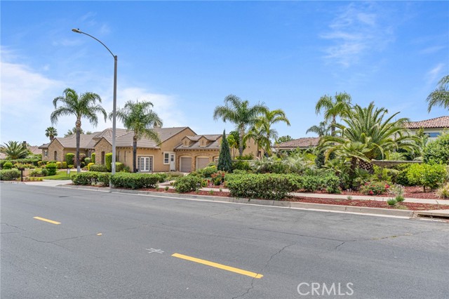 1180 Cleveland Way, Corona CA: https://media.crmls.org/medias/e0b20823-39a4-44c2-aea1-8bb4df0c5ff5.jpg