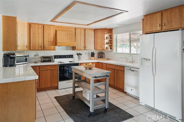 13700 Summit Knoll Road, Agua Dulce CA: https://media.crmls.org/medias/e0b22008-5ad3-4868-aa53-f601750cf3d2.jpg
