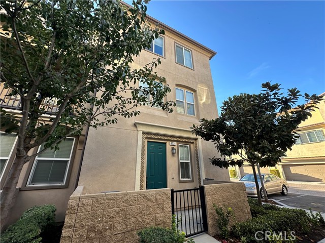 Detail Gallery Image 2 of 22 For 6329 Norma Ct, Corona,  CA 91752 - 3 Beds | 2/1 Baths