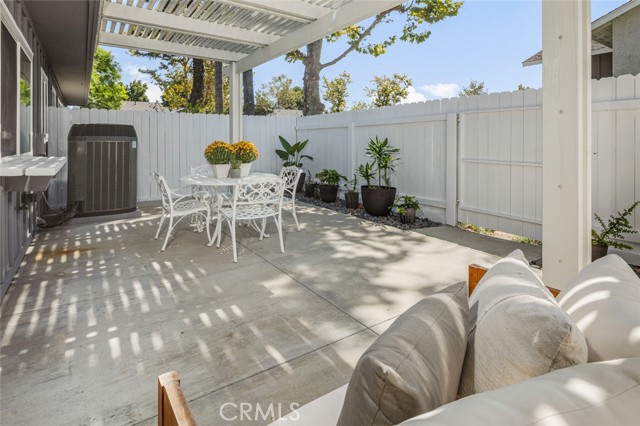 25532 Polaris Lane, Lake Forest CA: https://media.crmls.org/medias/e0b39500-7695-43c4-b8b2-e2c8c7a10596.jpg